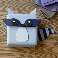 Happy Raccoon Bandit Cake - 1kg